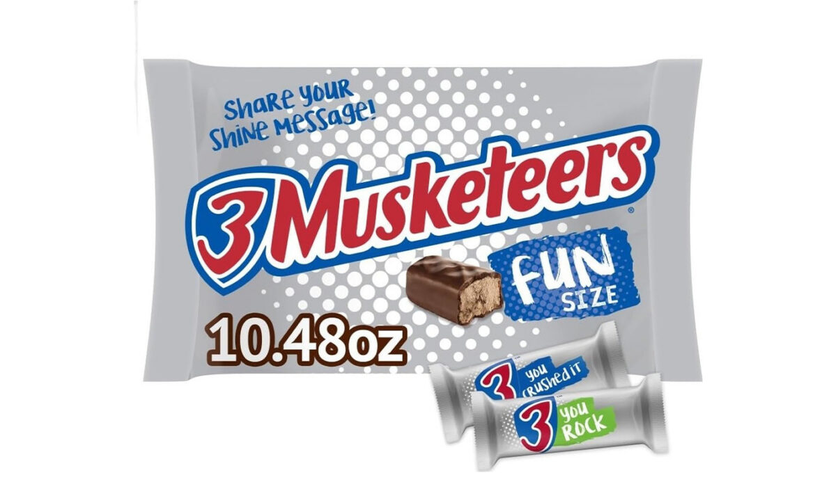 best halloween candy: 3 musketeers