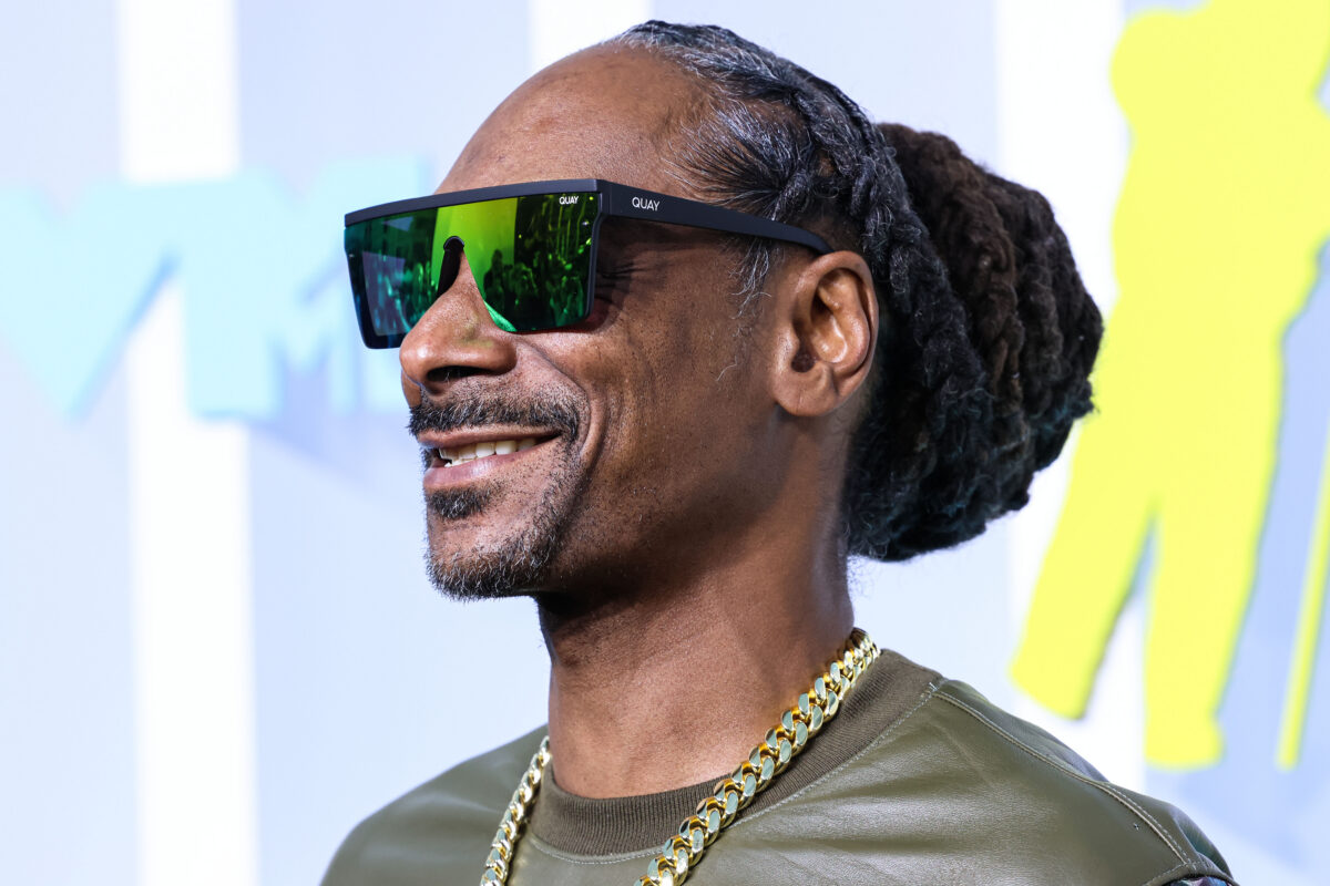 how to watch the vmas snoop dogg host