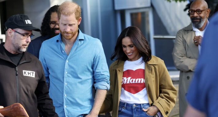 meghan markle moms group chat universal 710x381