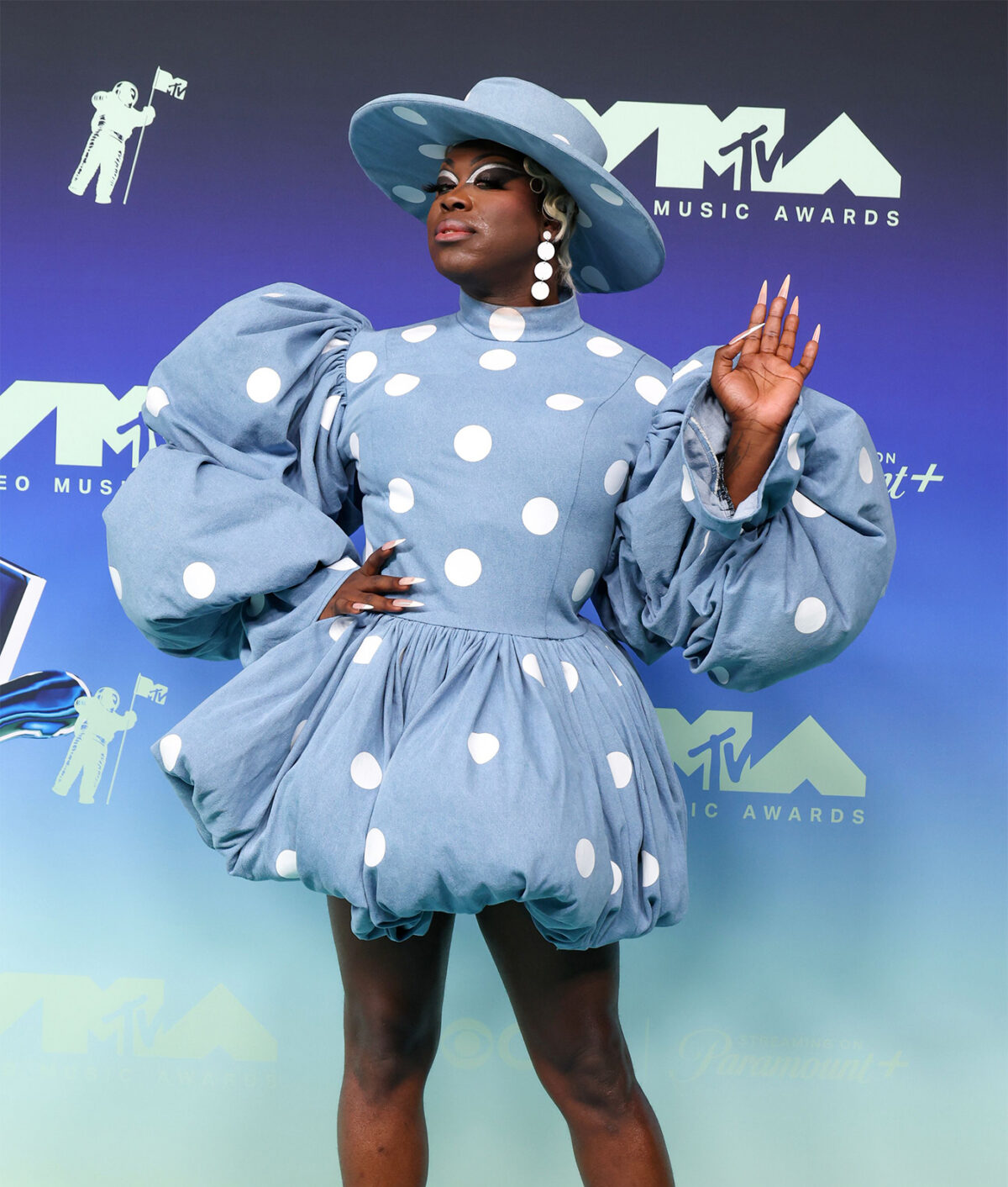 mtv vmas red carpet: bob the drag queen