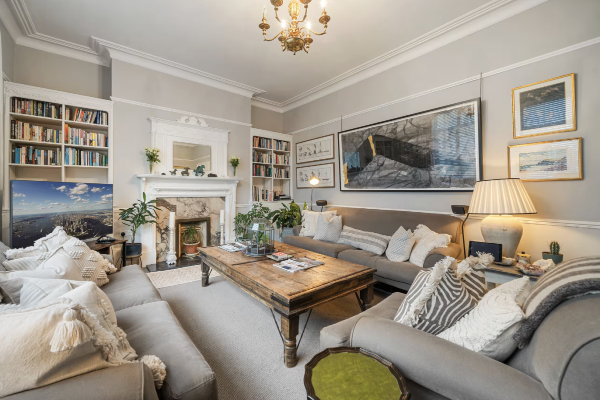richmond traditional living room in the uk