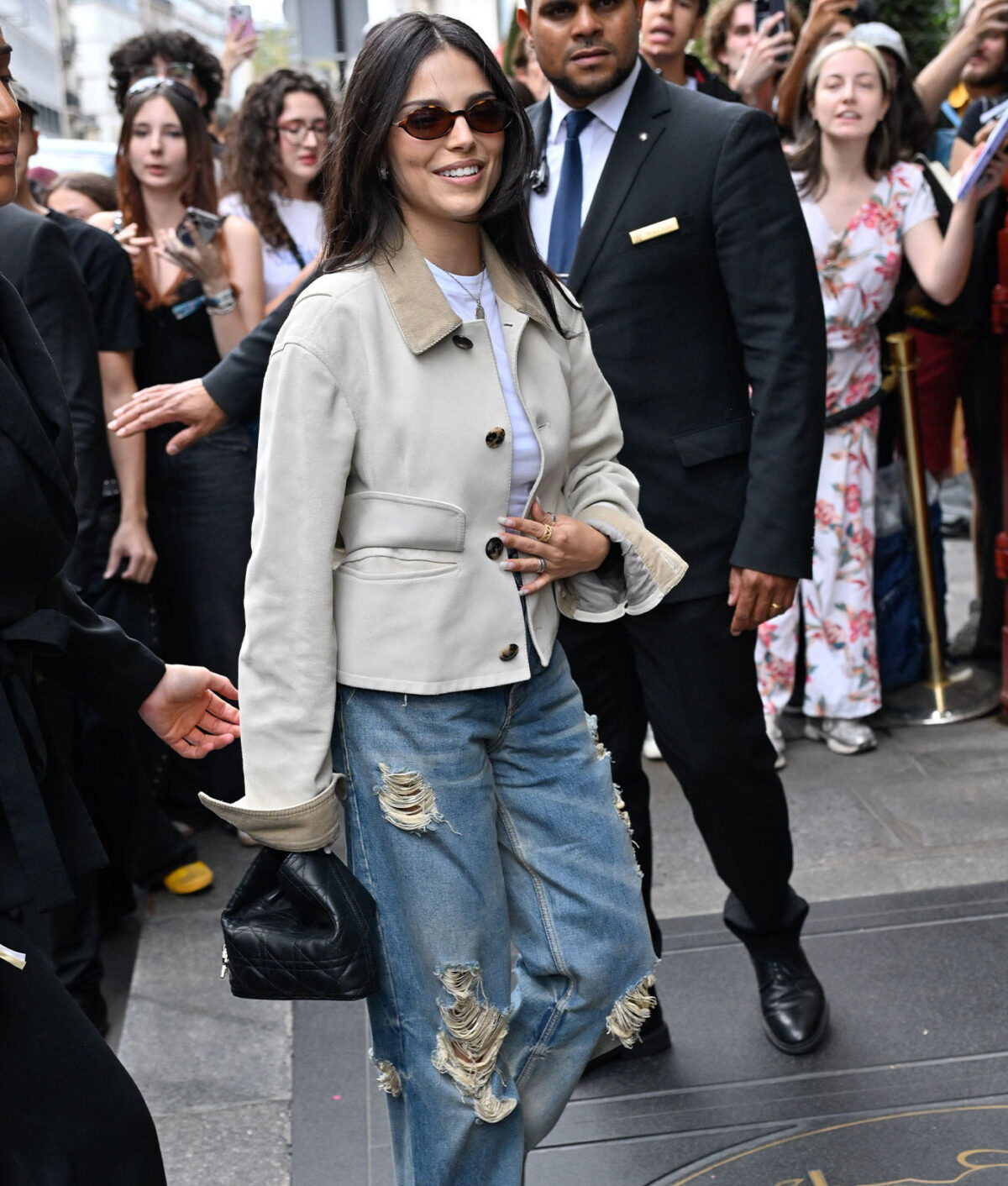 inde-navarrette-breaks-petite-dressing-rules-avoid-oversized