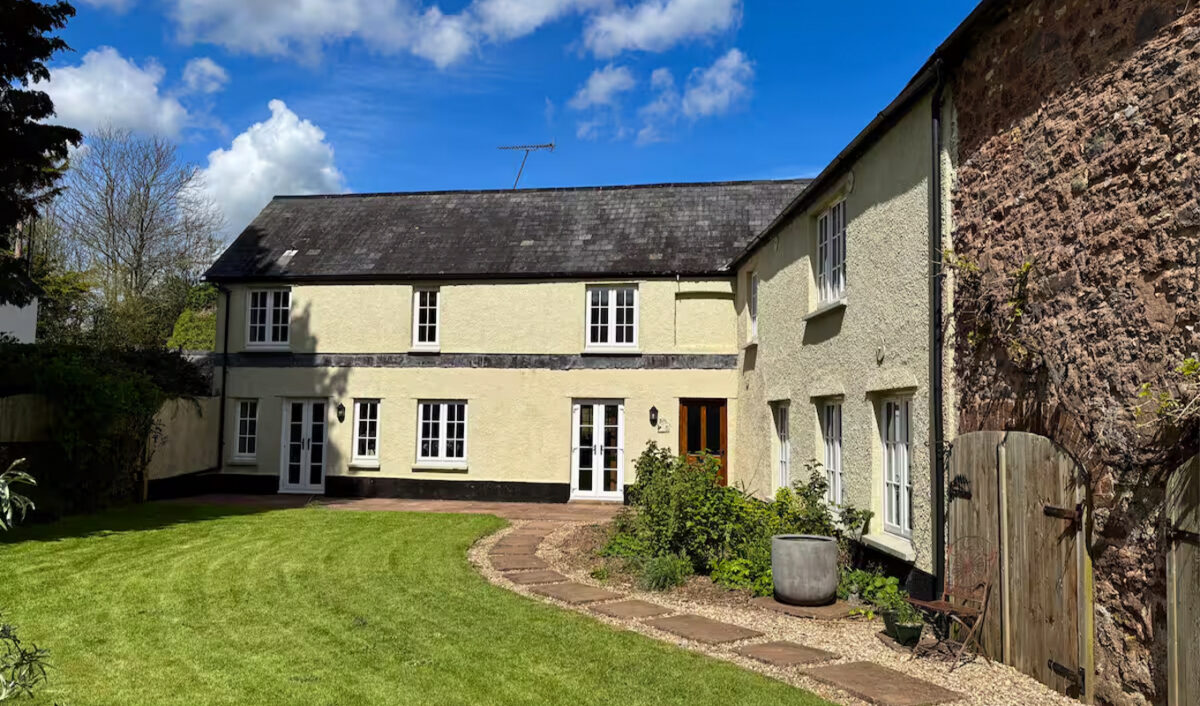 sense and sensibility airbnbs: Devon Farmhouse Retreat