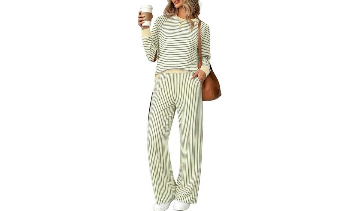 stripe lounge set 1200x706